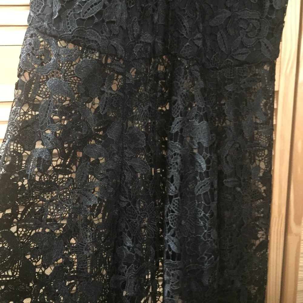NICOLE MILLER LACE SHEER HEM GOWN Size 2 - Picture 16 of 16